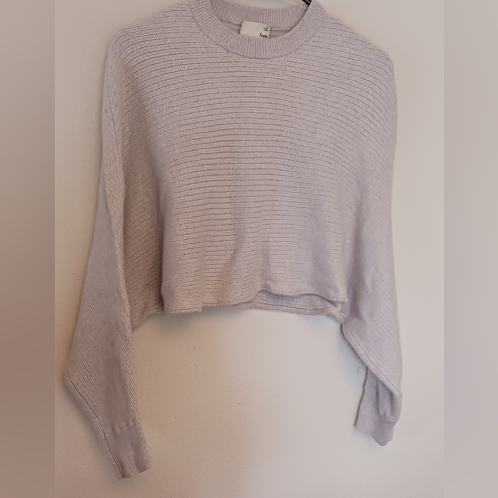 Aritzia Wilfred Free Boland Beige Sweater 100% Merino Wool Cropped Sweater Sz M